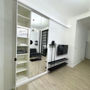 Interior - In front of the Obelisk with washer-drier (Buenos Aires)