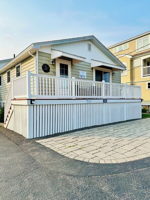 Exterior - Moody Beach Rental on Ocean Ave - Sand Dollar Unit (Wells)