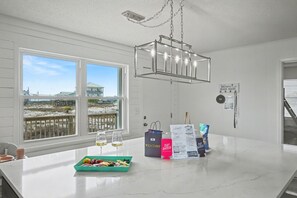 Interior - Gulf Shores Dog Friendly | Sleeps 11 + Golf Cart (Gulf Shores)
