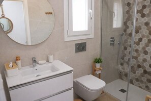 Hair dryer, towels