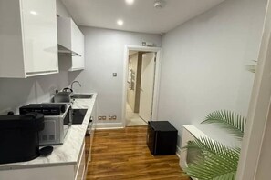 Private kitchen - Stylish Private Apartment No. 4 in the Heart of London’s Theatre District (London)