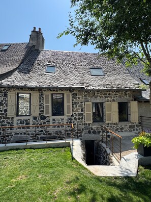 Exterior - L'Echappée Belle, renovated house Centre Laguiole (Laguiole)