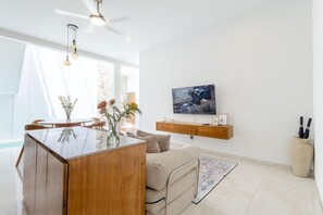 TV connectée de 32 pouces avec chaînes numériques