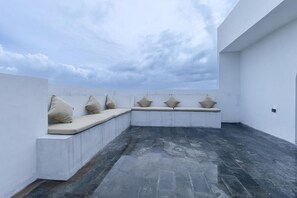 Villa Deluxe, balcon, vue ville | Enceinte de l’hébergement