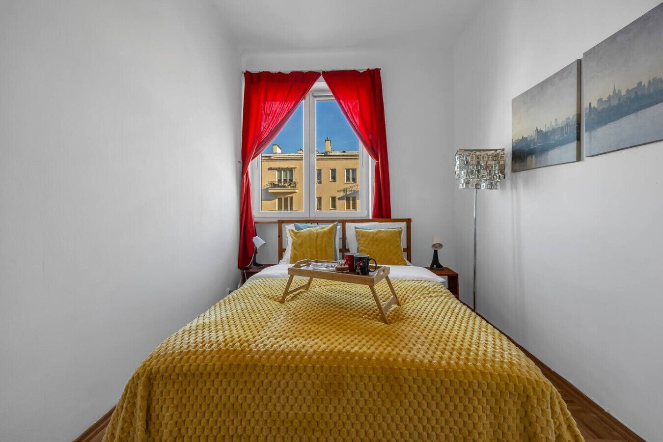 Desk, iron/ironing board, WiFi, bed sheets