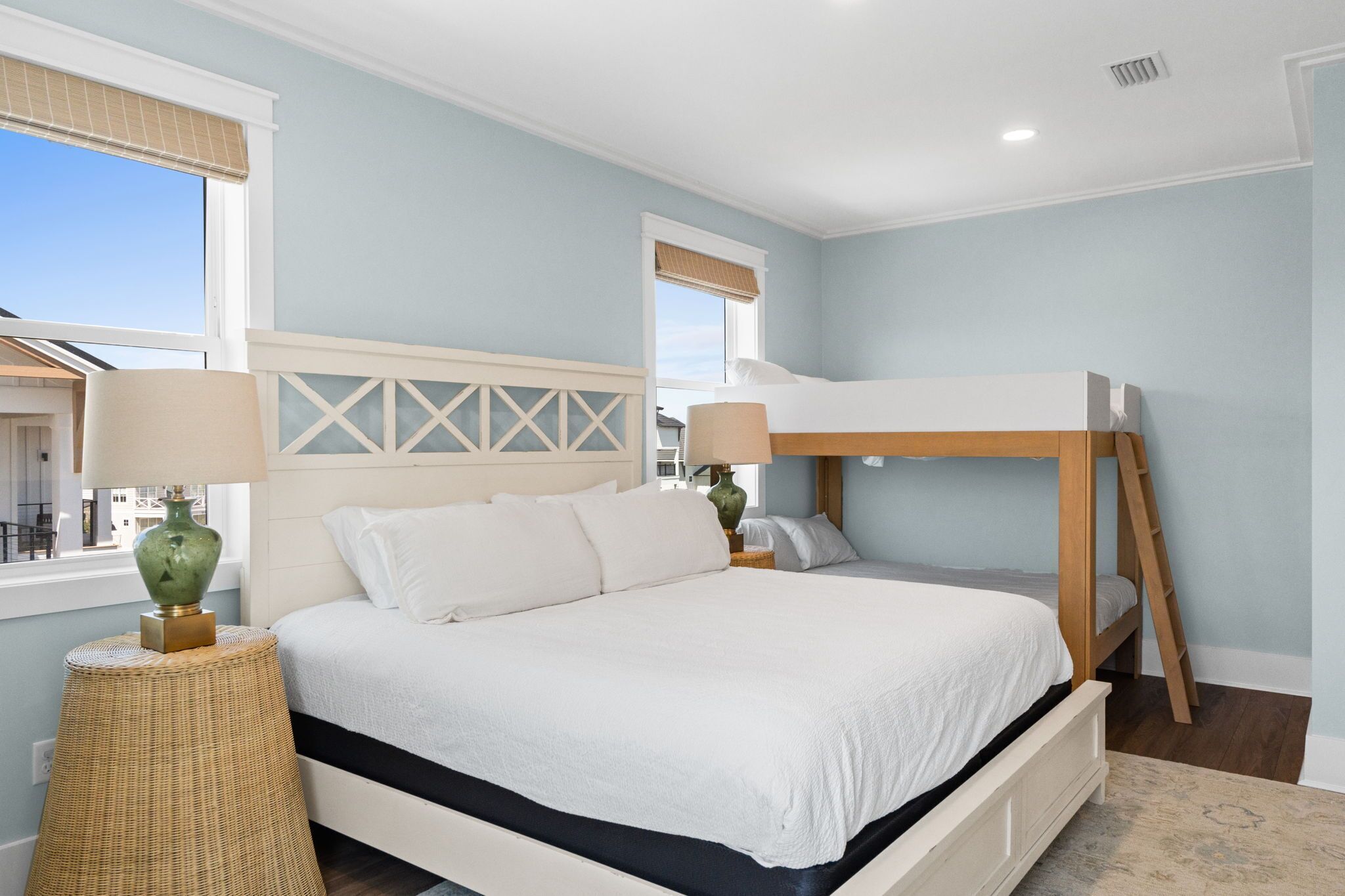 6 chambres, fer et planche à repasser, Wi-Fi gratuit, draps fournis