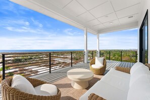 Terrace/patio - Ocean Breeze: Unobstructed Views, Private Elevated Pool, Pet Friendly, Sleeps 19 (Mexico Beach)