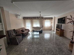 TV - Apartamento Federico García Lorca Conil (Conil de la Frontera)