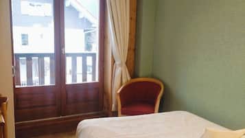 Economy Room, Balcony