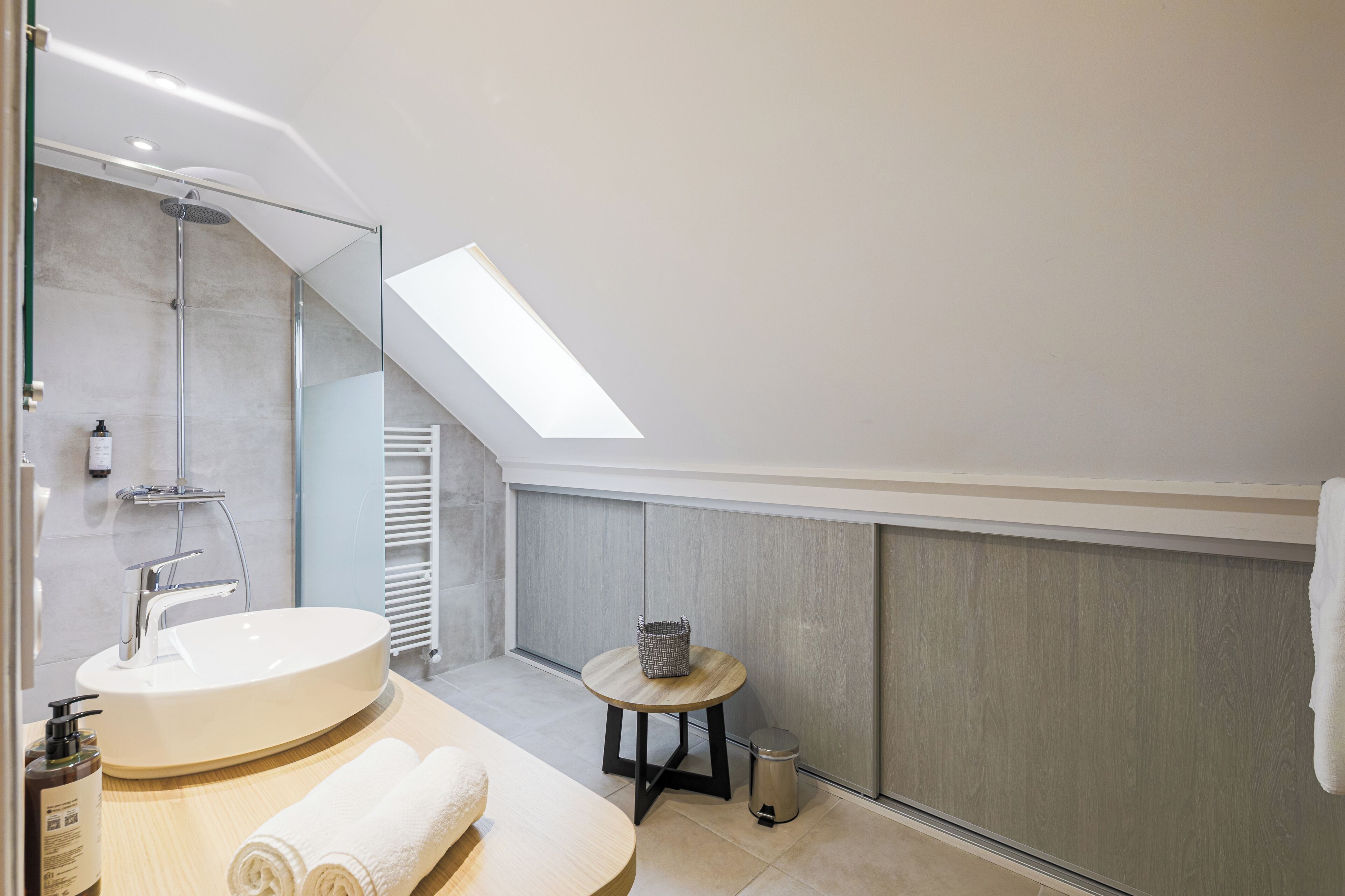 Superior Room, Balcony | Bathroom