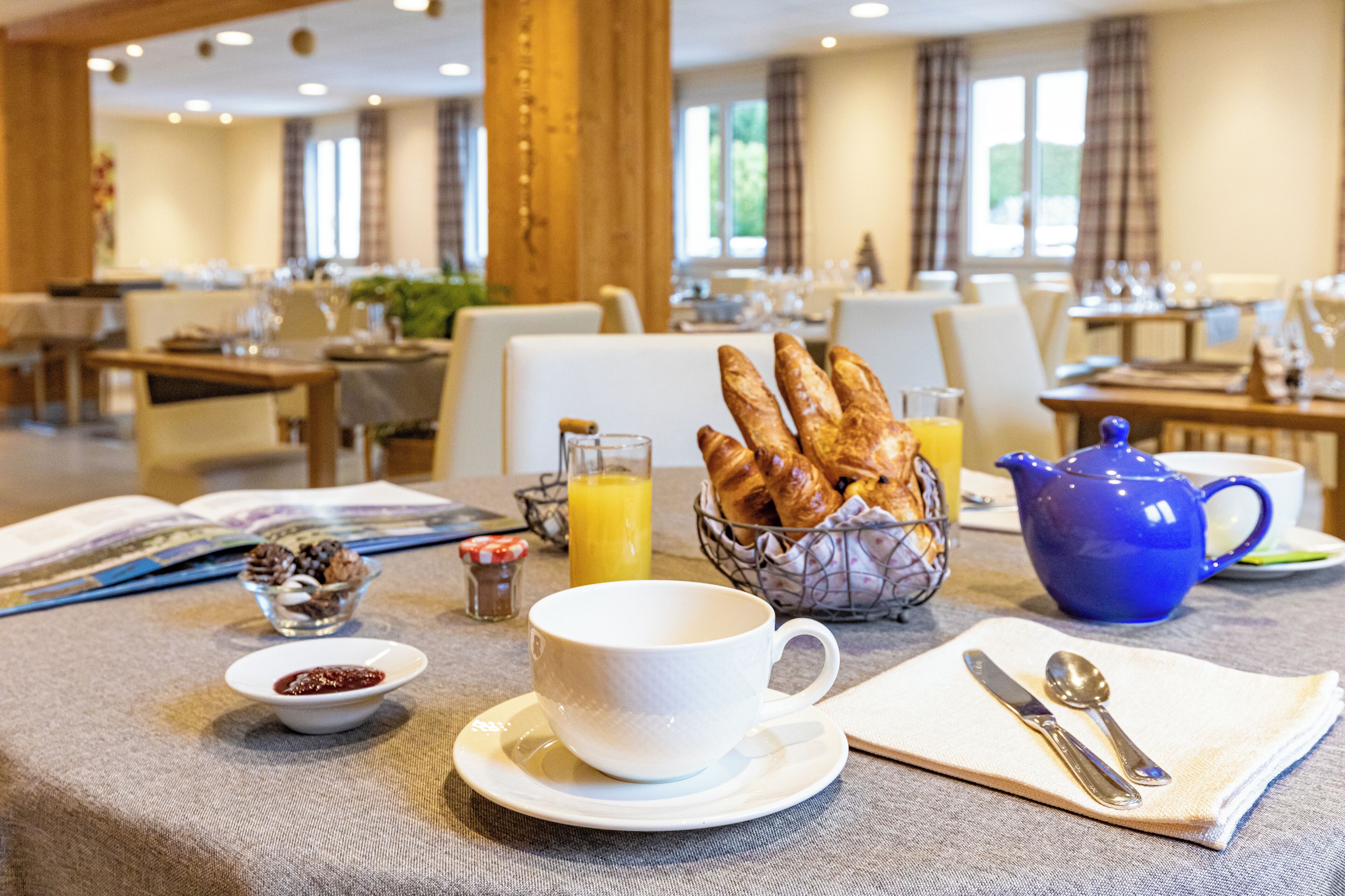 Café da manhã com buffet todos os dias (EUR 15 por pessoa) 