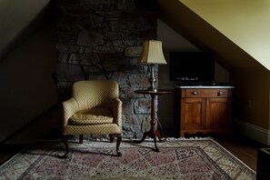 Suite Deluks, pemandangan sungai | Interior