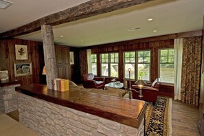 Double Room, Balcony, River View | Lobby