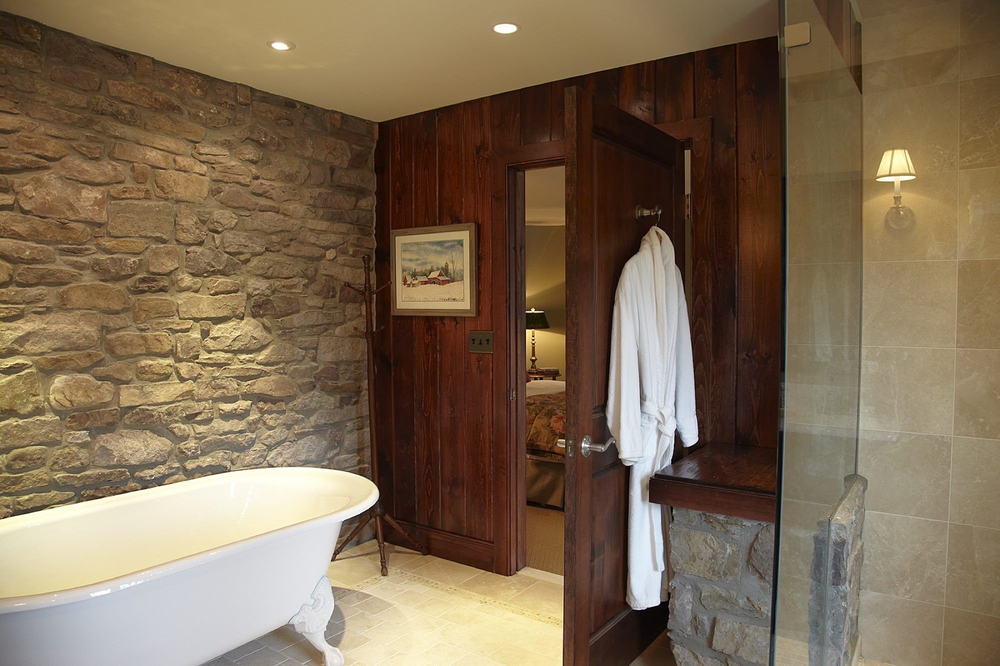 Chambre Double, balcon, vue fleuve | Salle de bain | Sèche-cheveux, serviettes fournies, savon, shampoing