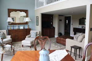 Suite Deluks, pemandangan sungai | Area keluarga