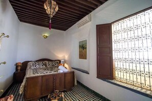 In-room safe, laptop workspace, iron/ironing board - Riad Lala Kenza (Fes)