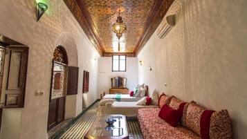 Family Suite, Courtyard View | Interior