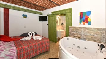 Studio Suite, Patio, Courtyard View | In-room safe, iron/ironing board, free WiFi