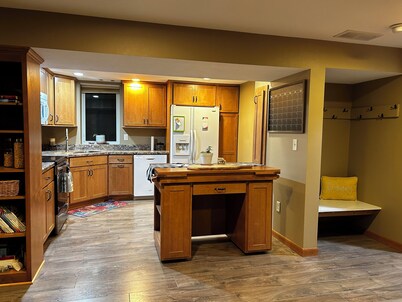 Spacious 4-bedroom house in perfect Marshall for your getaway