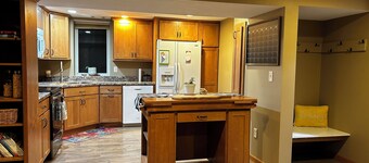 Spacious 4-bedroom house in perfect Marshall for your getaway