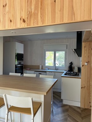 Private kitchen - Pleasant house 6 persons, close to the ocean (Mimizan)