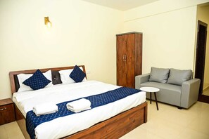 Deluxe Double Room, Garden View | Free WiFi - Navratna Guest House (Morjim)