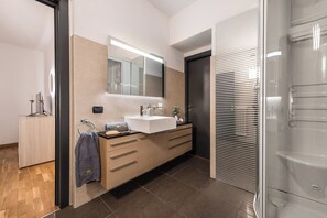 Bathroom - Giotto (Matraia)