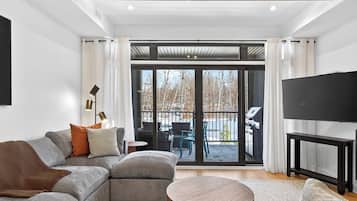 Condo Deluxe, vista a la montaña | Área de sala de estar