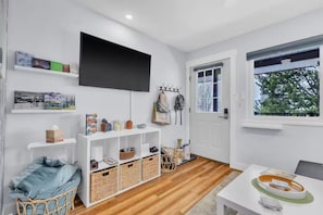 Interior - Alpine Edge, Top-Floor Ski Condo with Mountain Views adjacent to Ski Area (Steamboat Springs)