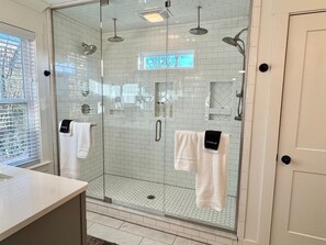 Shower, towels - Scenic Sky Retreat | EV Charger & Skyline Views (Chattanooga)