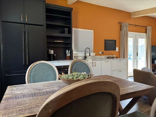 Charming cottage creek house on acreage in Murfreesboro