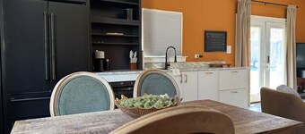 Charming cottage creek house on acreage in Murfreesboro