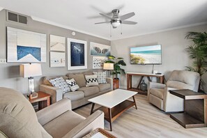 Condo, várias camas (Seascape Golf Villas 91B) | Área de estar