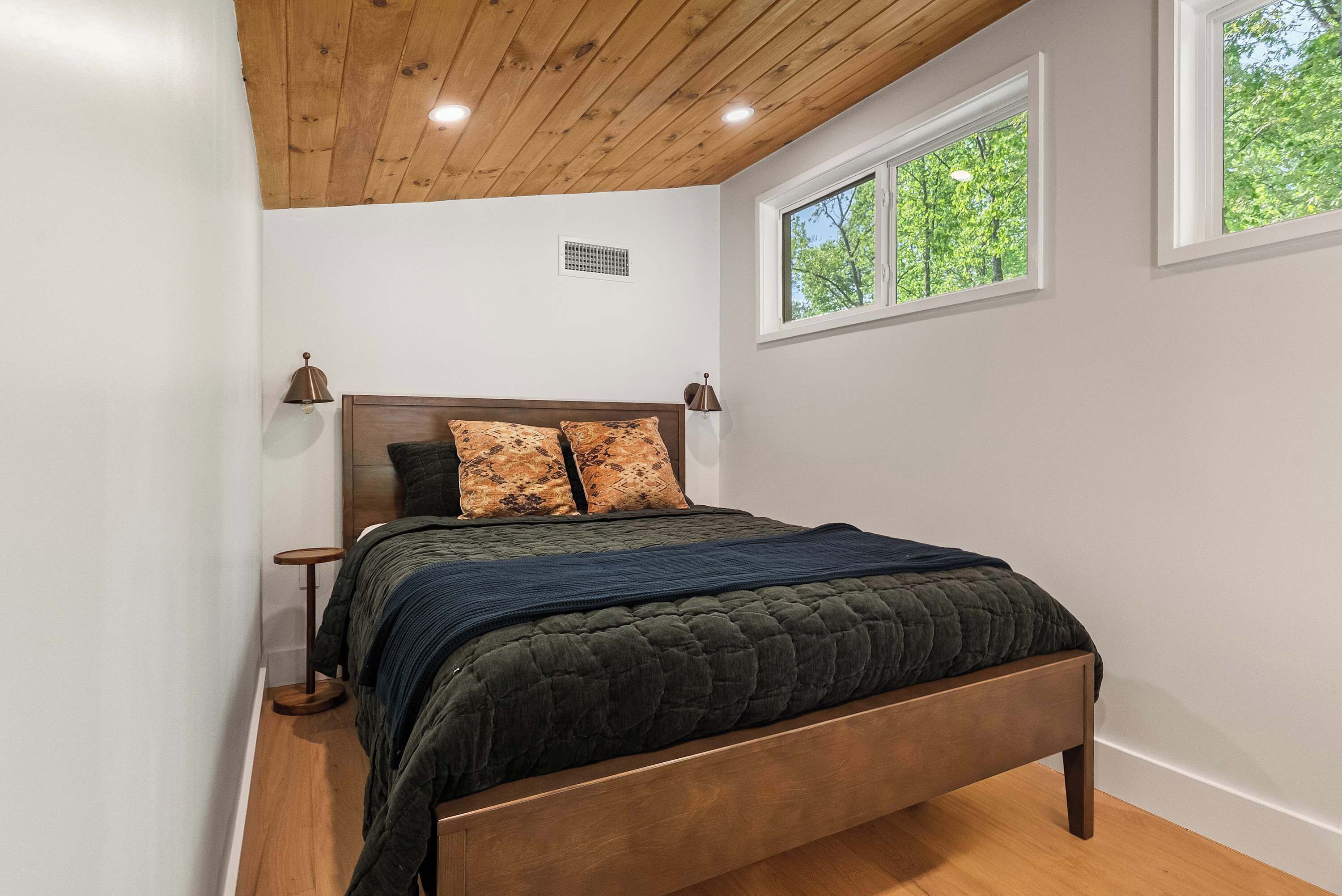 2 bedrooms, iron/ironing board, travel crib, WiFi