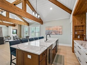 Interior - 15 Bradley Circle - Steps to the Beach! (Hilton Head Island)