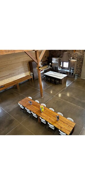 Interior - Beautiful 3-bedroom barn in charming Kanarraville (Kanarraville)