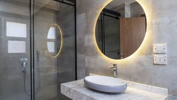 Shower, bidet, towels, soap