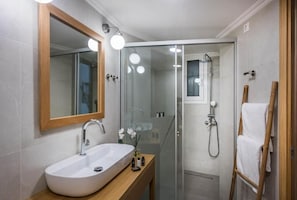 Appartement, balcon, vue ville | Salle de bain