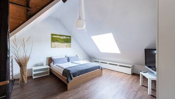 2 chambres, fer et planche à repasser, Wi-Fi, draps fournis