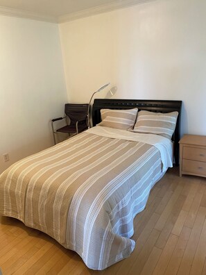 5 Schlafzimmer, Bügeleisen/Bügelbrett, kostenloses WLAN, Bettwäsche