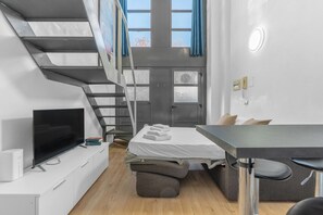 Duplex, Patio