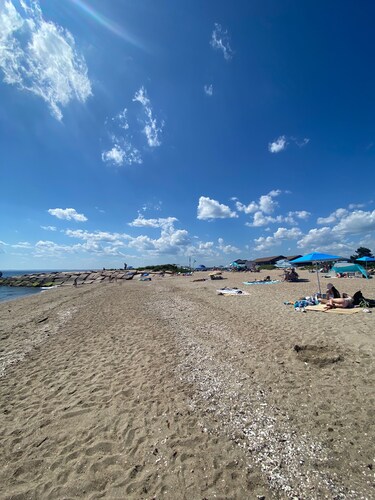 Nice 1-bedroom cottage with AC in charming Madison