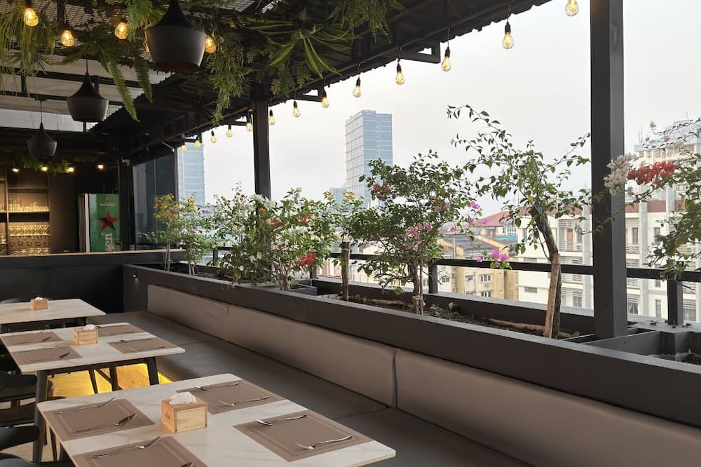 Green Star Hotel Yangon