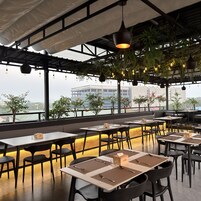 包含每日自助早餐