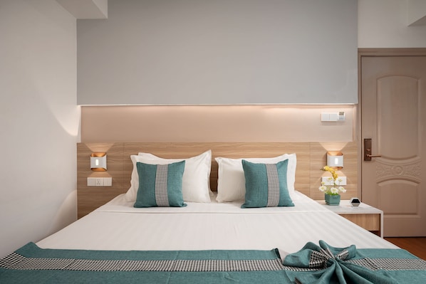 Superior Double Room, City View