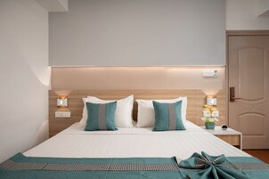 Decoración personalizada, muebles diferentes y escritorio 