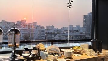 Petit déjeuner buffet compris tous les jours