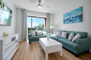 TV, video games, table football - Luxury 2BR Epic Universe Condo at Vista Cay-3031 (Orlando)