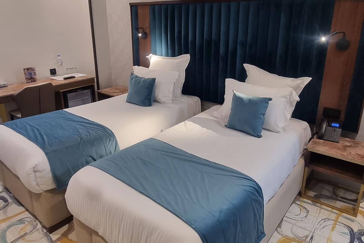 Quarto duplo clássico | Ferros/tábuas de passar roupa, Wi-Fi de cortesia