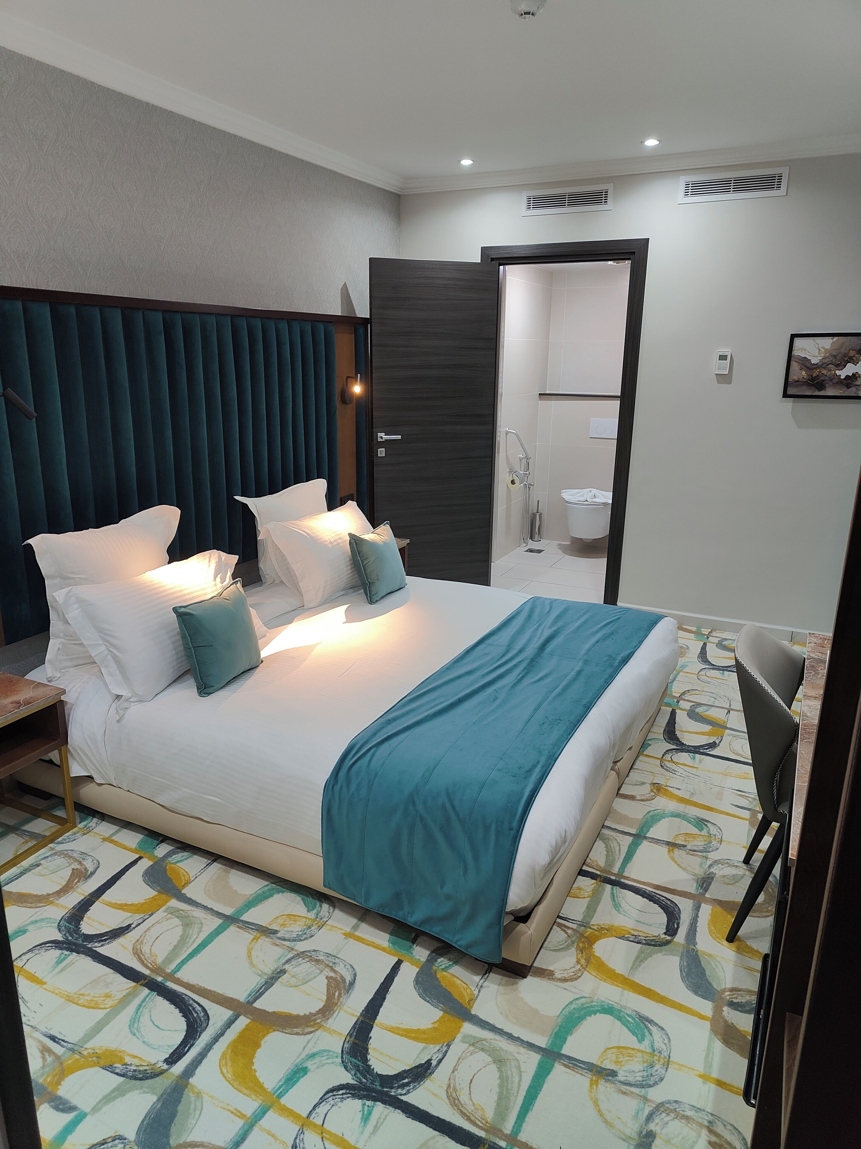 베이직 더블룸, 시내 전망 | 다리미/다리미판, 무료 WiFi